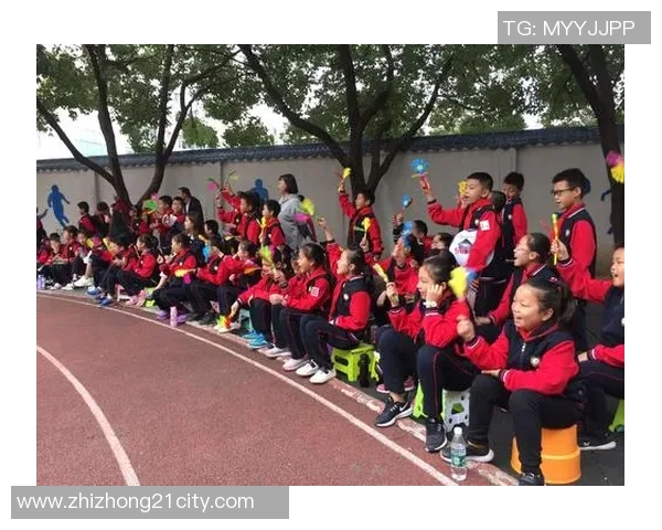 足球明星证件照大揭秘展现绿茵场上风采与个性魅力