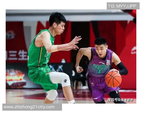 方硕在篮球赛场上的崛起与成长之路：从青涩新秀到球队核心的蜕变故事